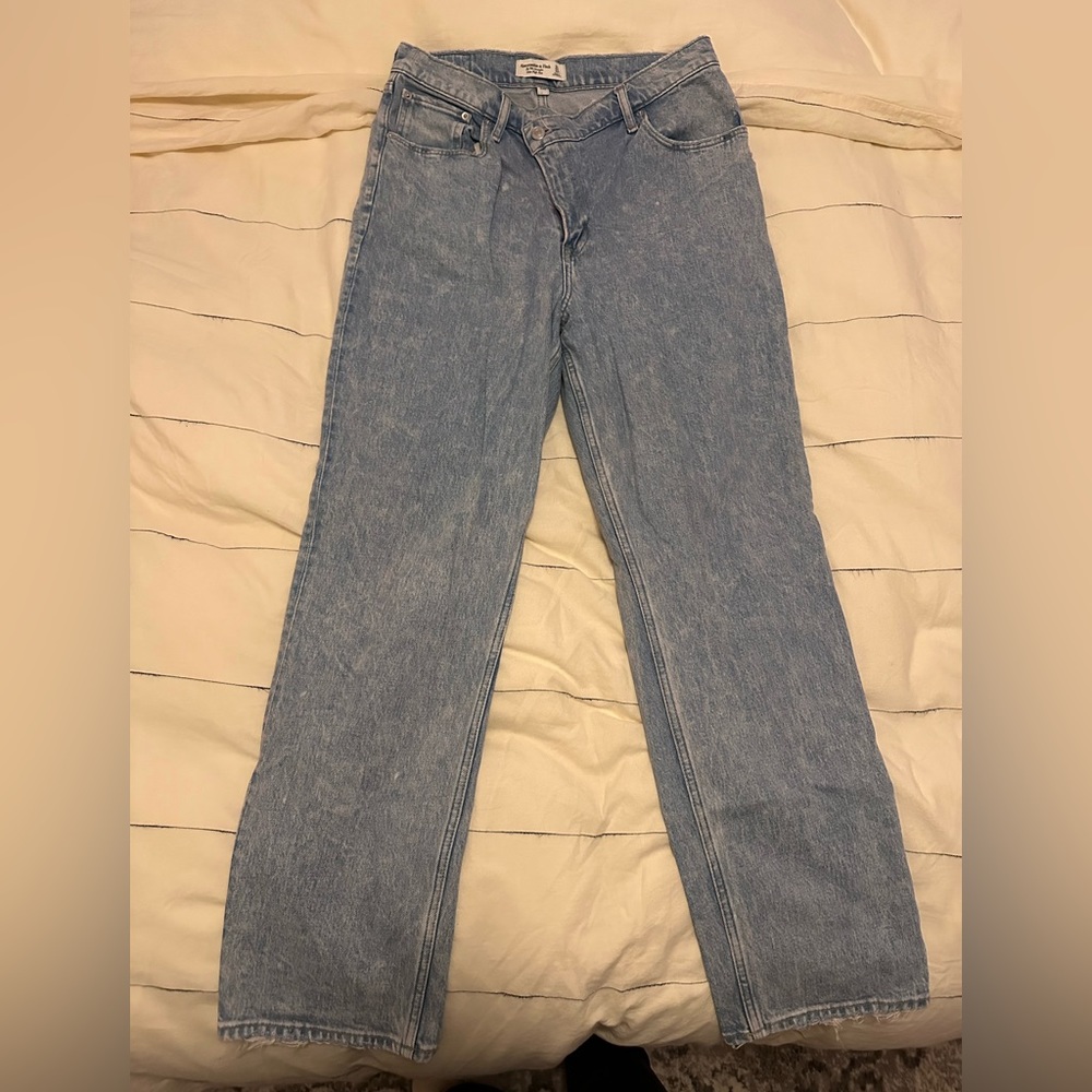 Abercrombie 90’s straight jeans. Curve Love size 31